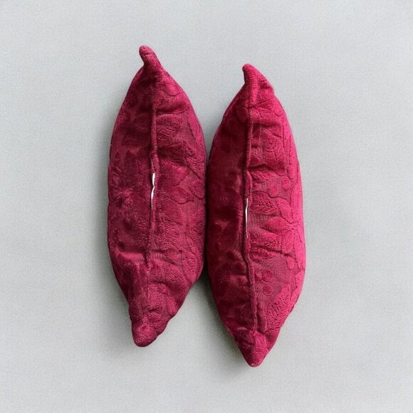Throw Pillows Set Of 2 Decorative Red Floral 14"x14" Home Accent Velvet READ - Picture 3 of 4